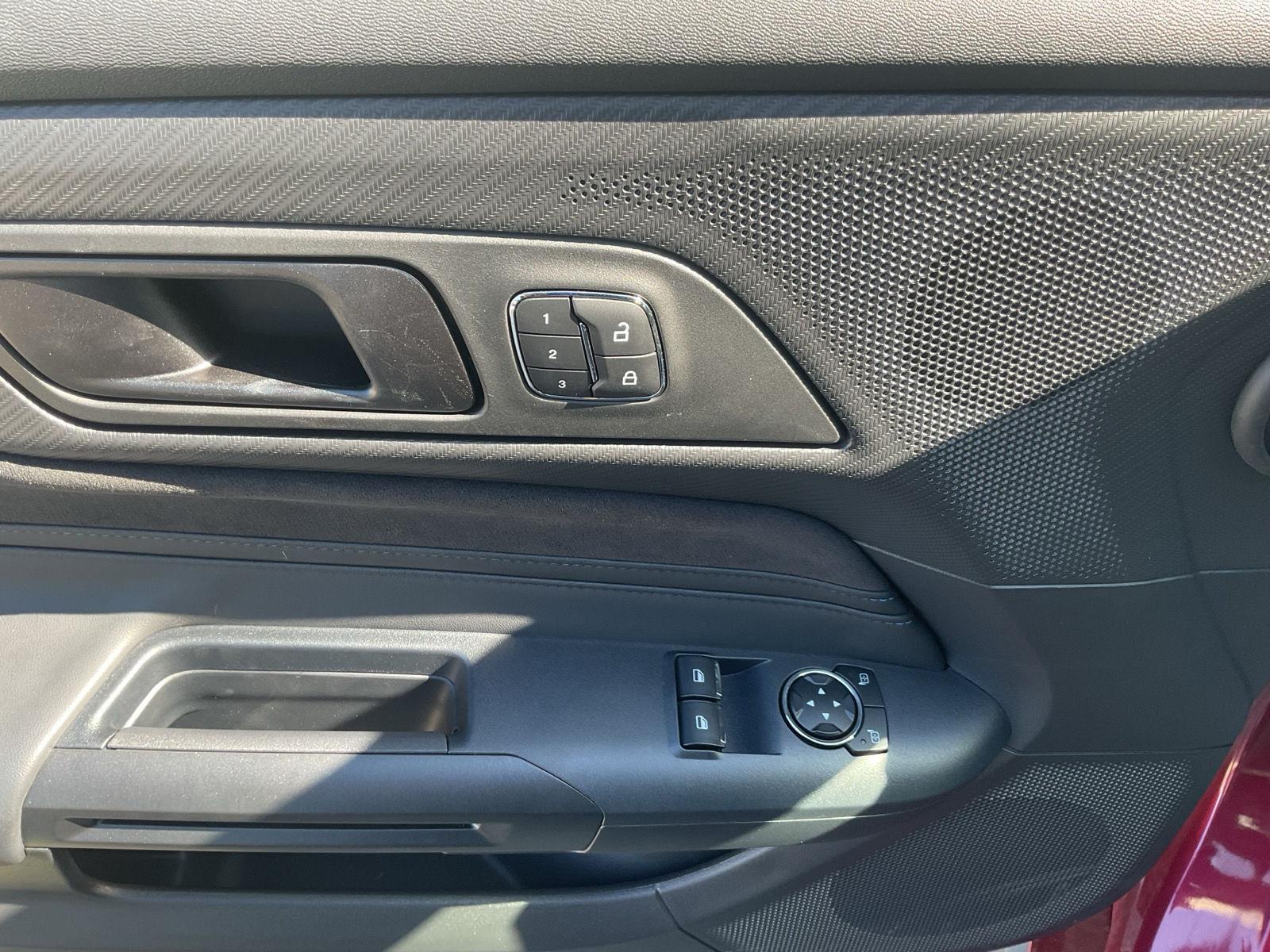 2025 Ford Mustang Dark Horse - Photo 14