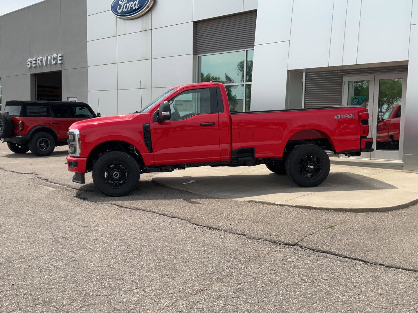 2025 Ford F-350 XL photo 2