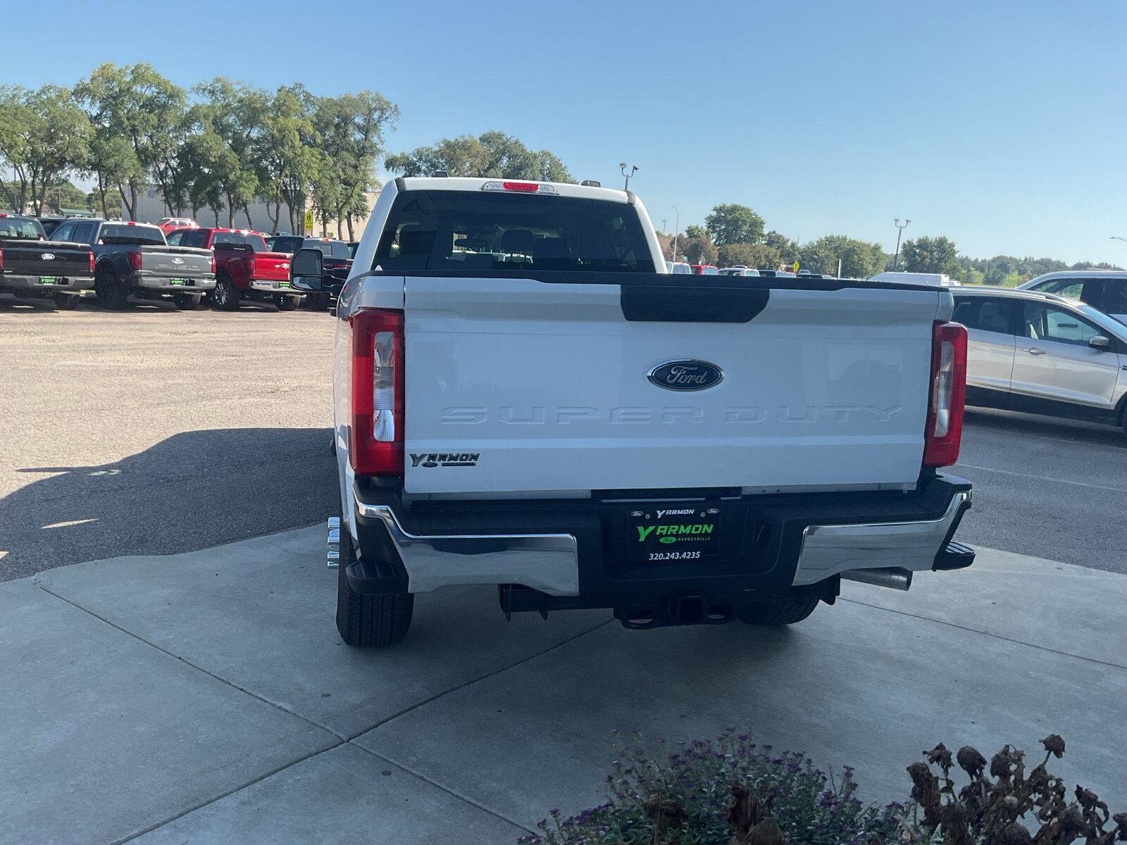 2026 Ford F-350 XLT photo 2