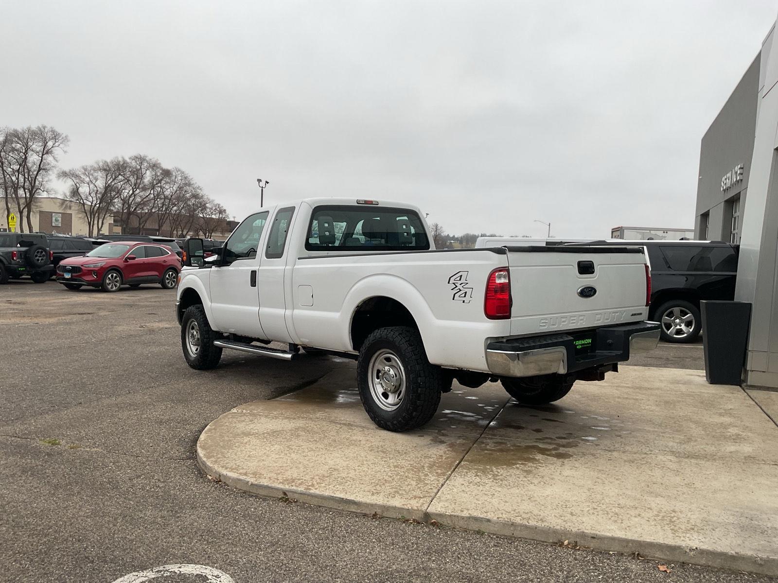 2016 Ford F-350 XL photo 2
