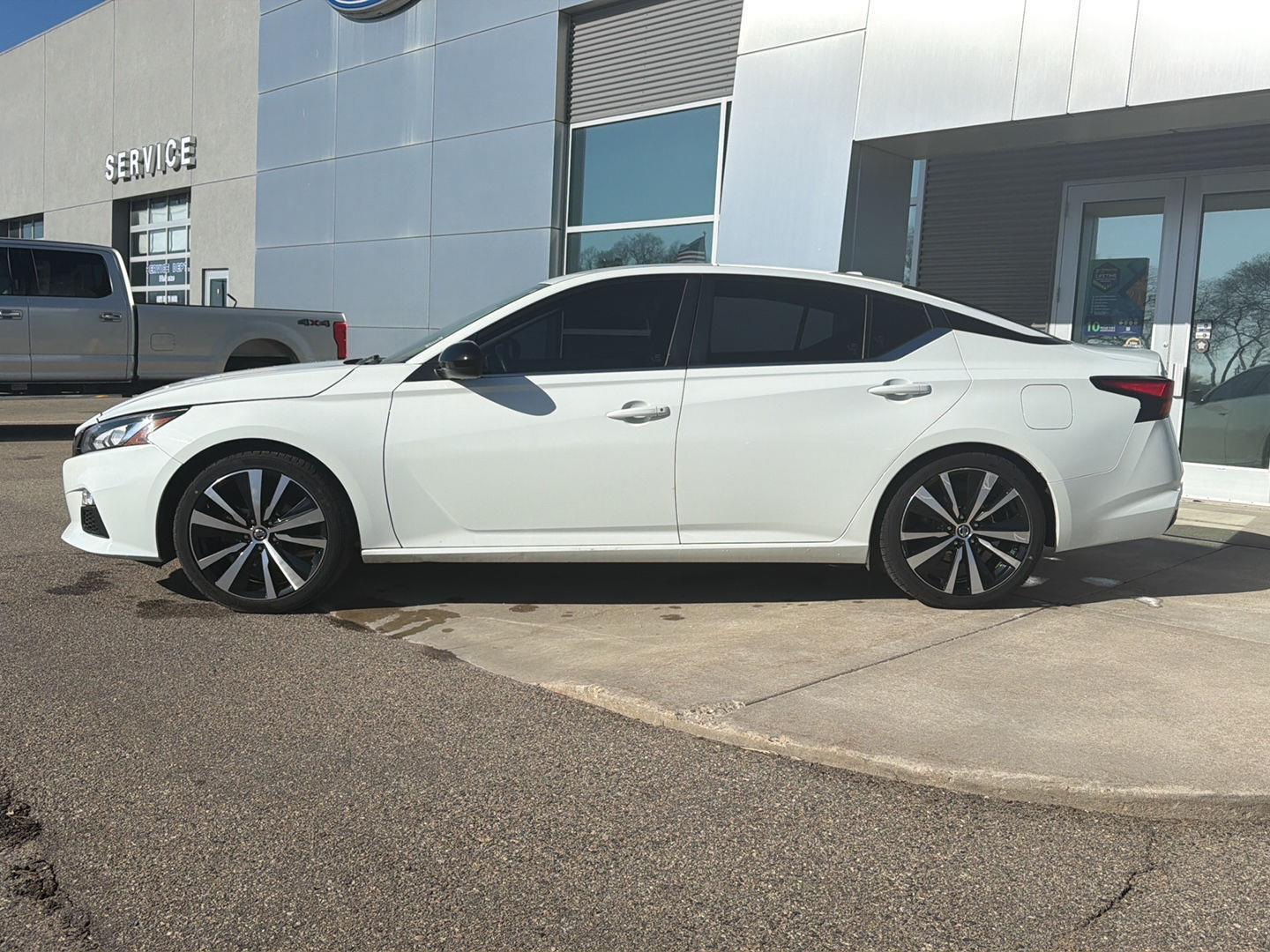 Used 2022 Nissan Altima SR with VIN 1N4BL4CV9NN389140 for sale in Paynesville, Minnesota