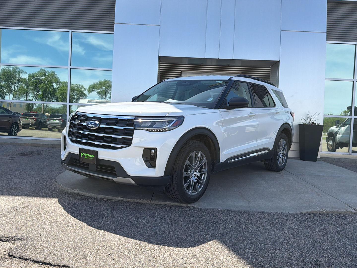 2025 Ford Explorer Active 4WD (PL535)'s photo