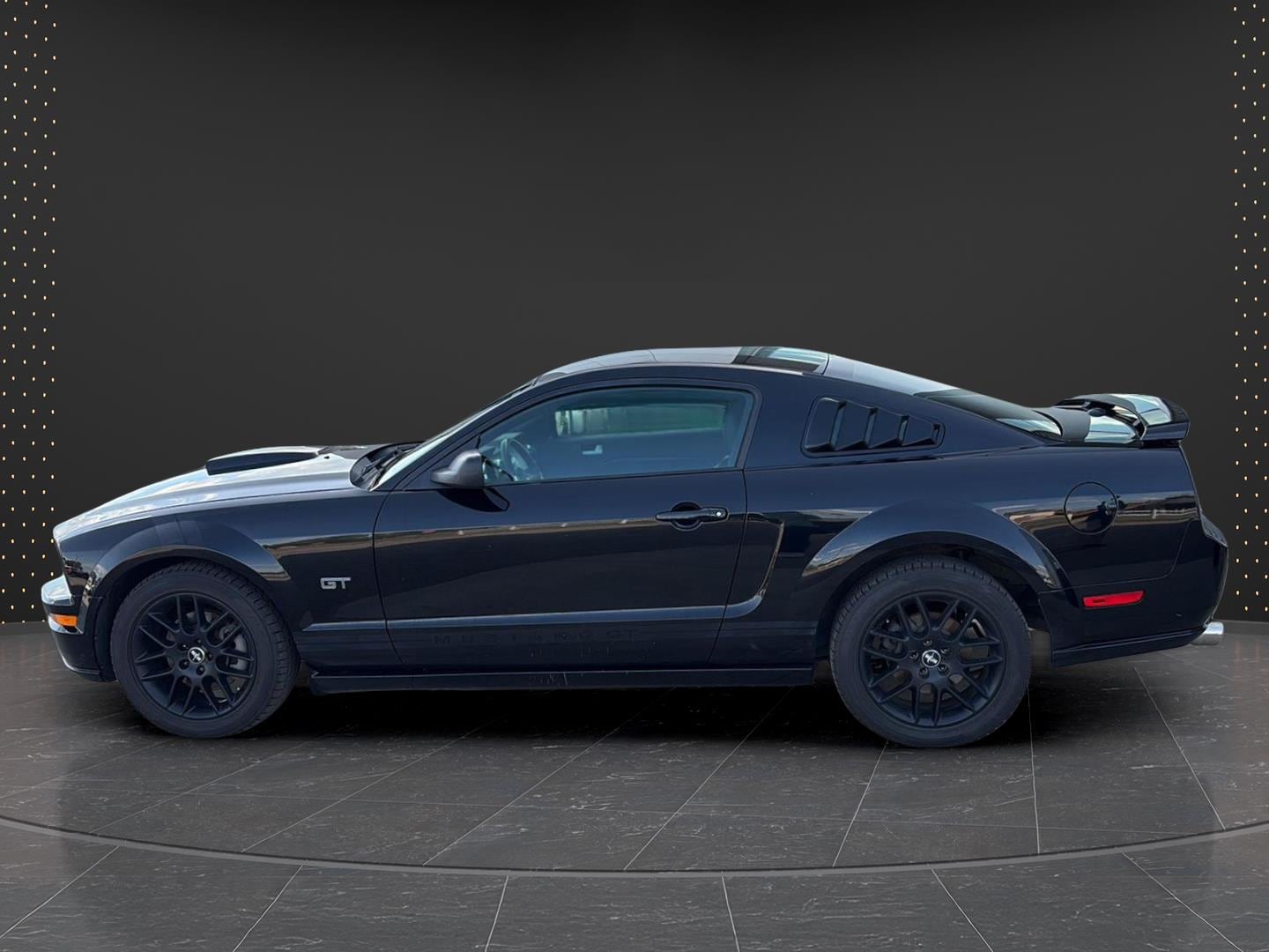 Used 2007 Ford Mustang GT Deluxe with VIN 1ZVHT82H775300947 for sale in Paynesville, Minnesota