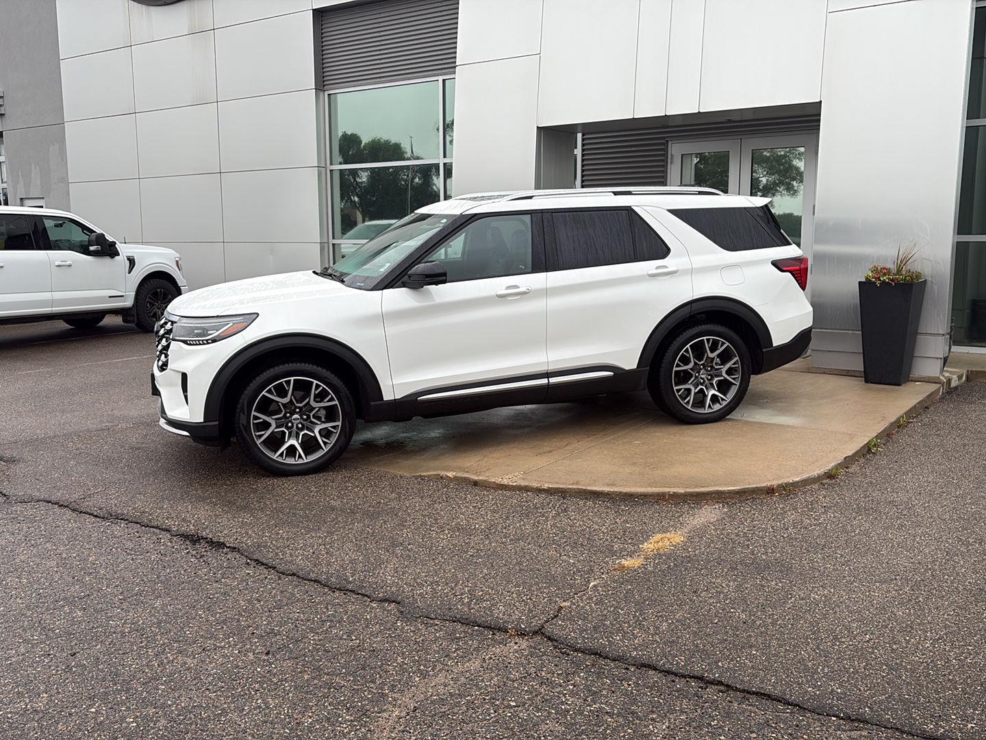 Used 2025 Ford Explorer Platinum with VIN 1FMWK8HC6SGB56048 for sale in Paynesville, Minnesota