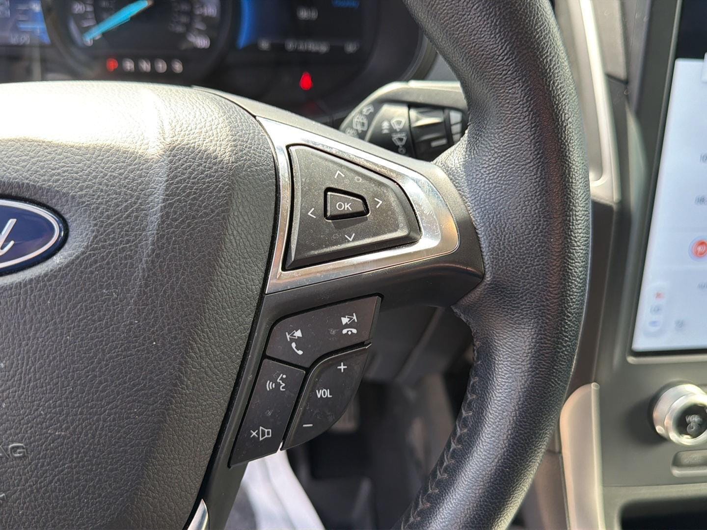 2023 Ford Edge SEL - Photo 12