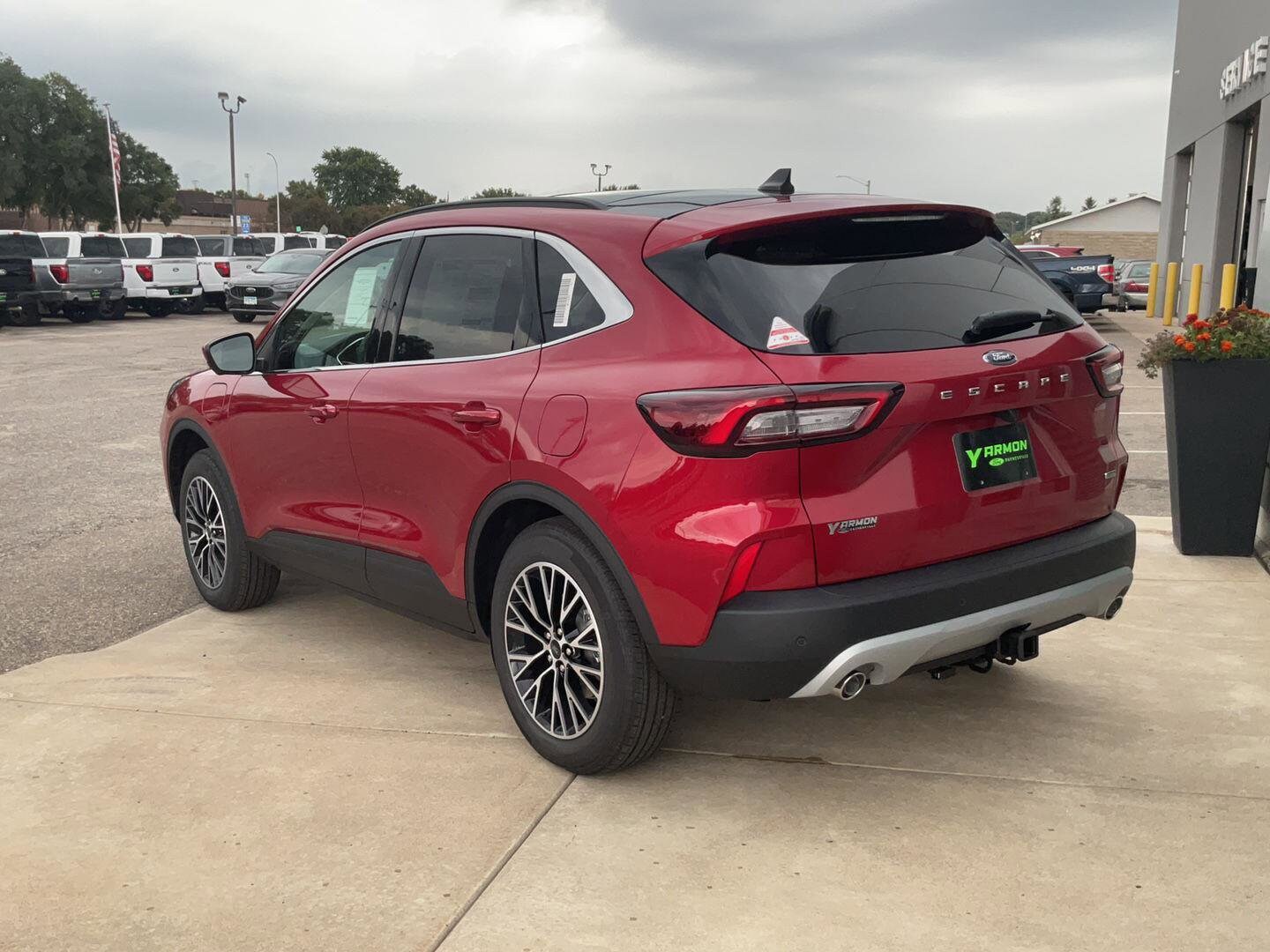 2025 Ford Escape Plug-In Hybrid photo 2
