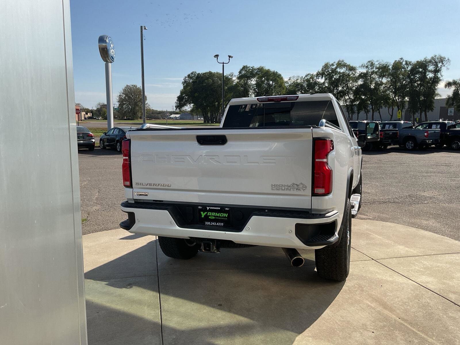 2024 Chevrolet Silverado 3500HD High Country photo 3
