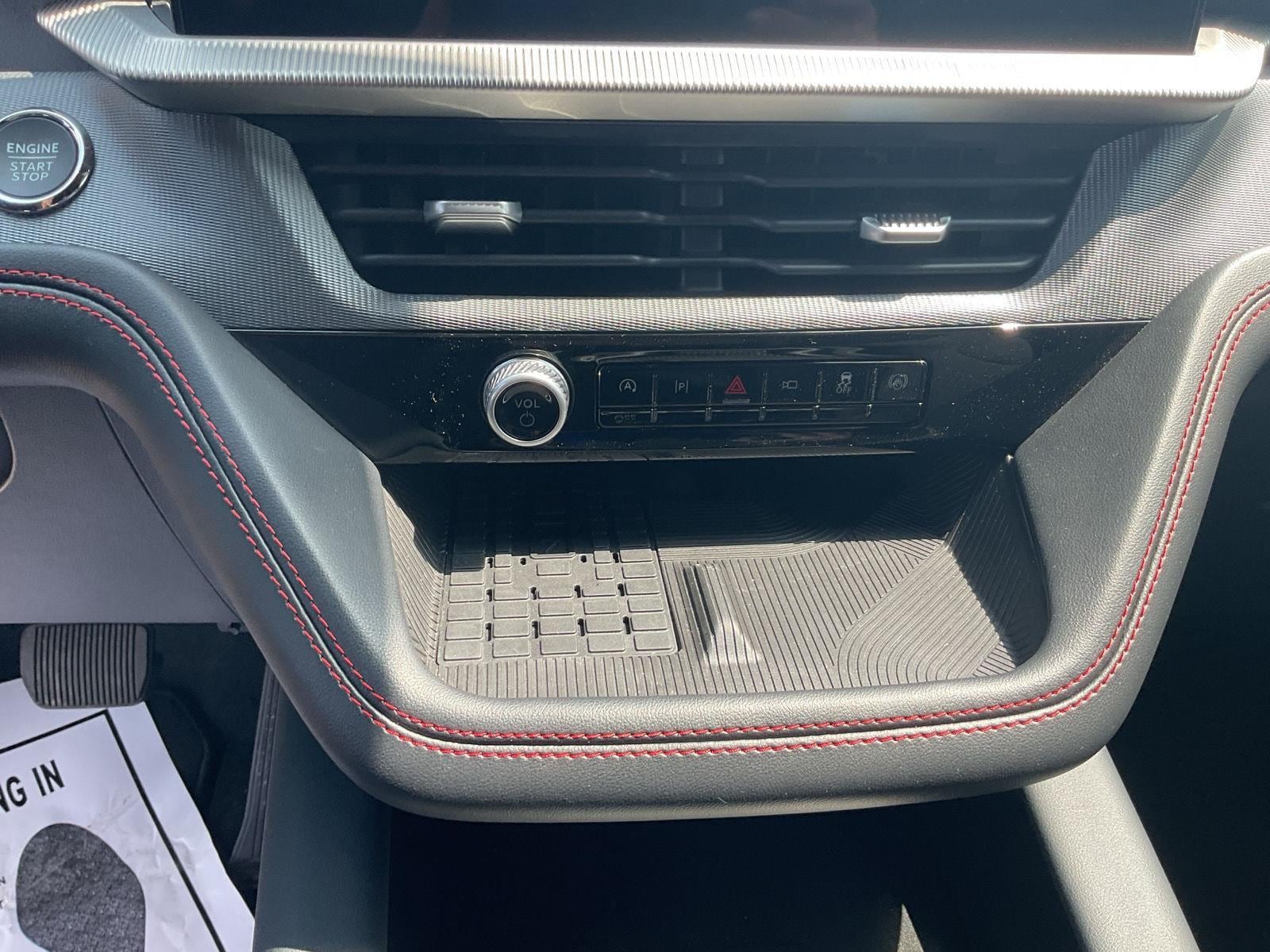 2025 Ford Explorer ST - Photo 15