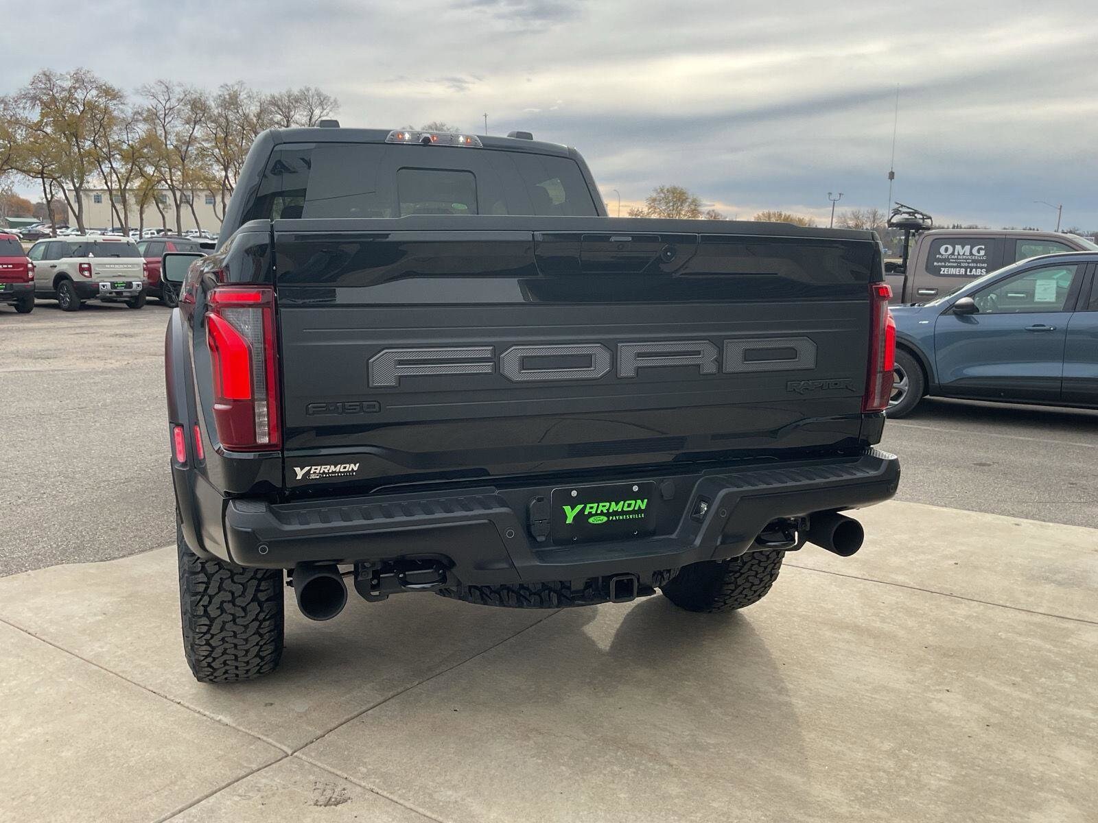 2025 Ford F-150 Raptor photo 2