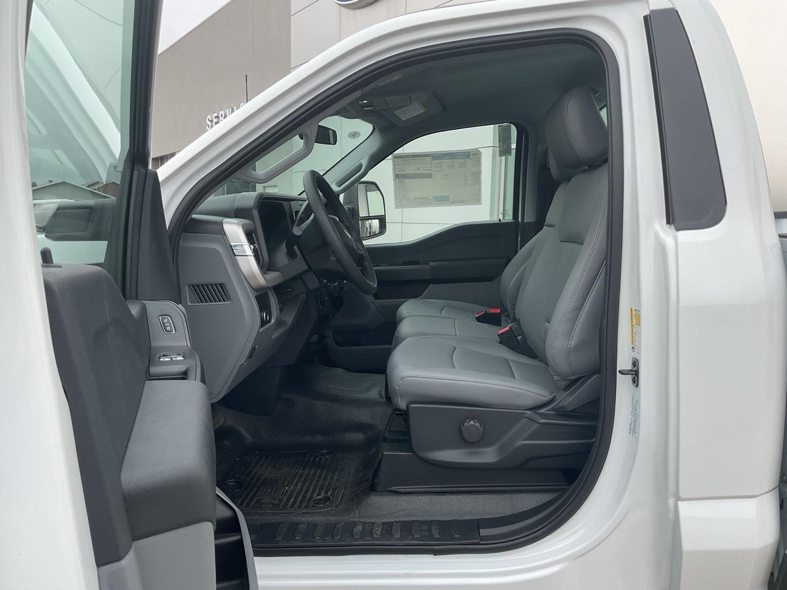 2026 Ford F-250 Super Duty XL - Photo 9