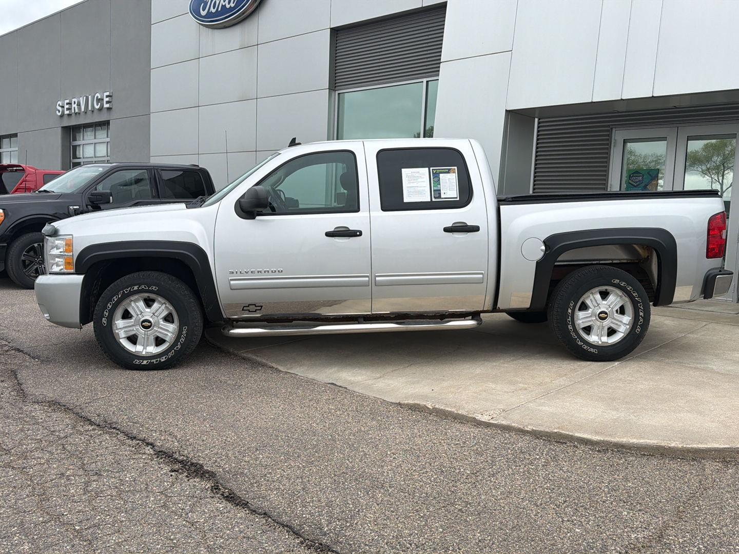 Used 2010 Chevrolet Silverado 1500 LT with VIN 3GCRKSE39AG249443 for sale in Paynesville, Minnesota