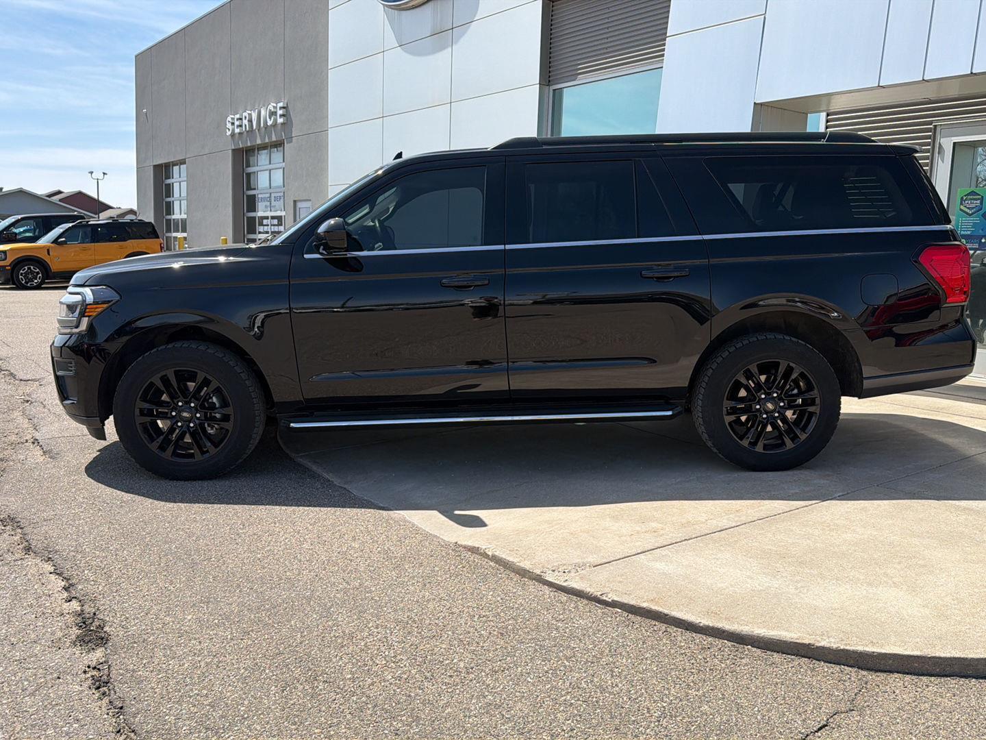 Used 2022 Ford Expedition XLT with VIN 1FMJK1JT6NEA50999 for sale in Paynesville, Minnesota