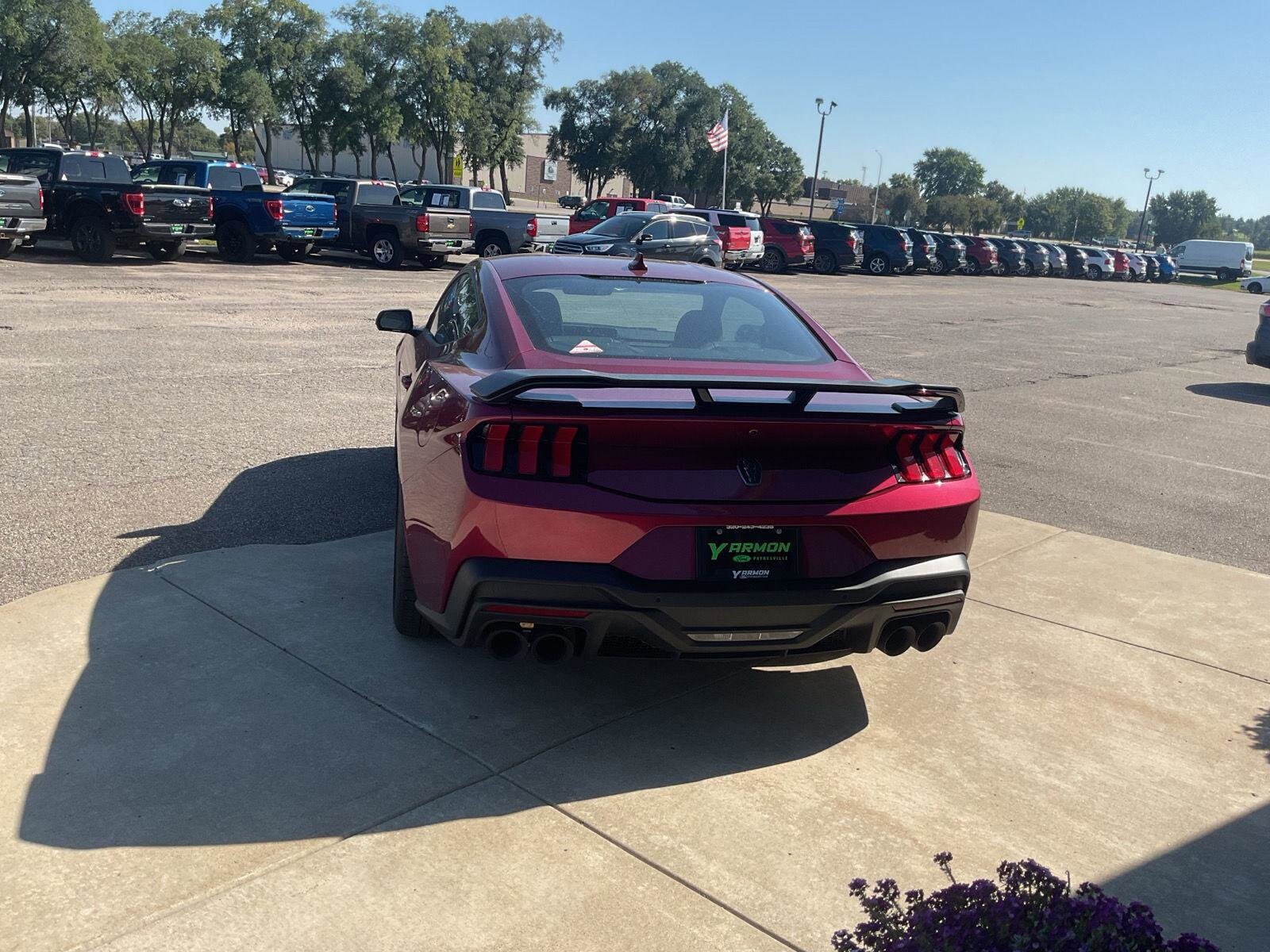 2025 Ford Mustang Dark Horse photo 2