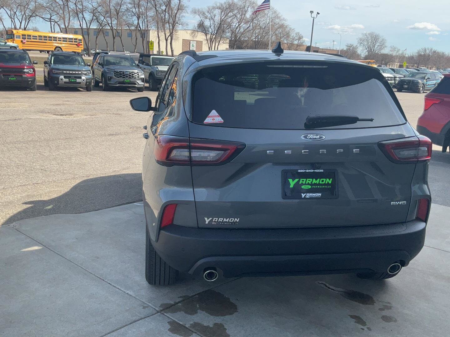 2025 Ford Escape ST-Line photo 2