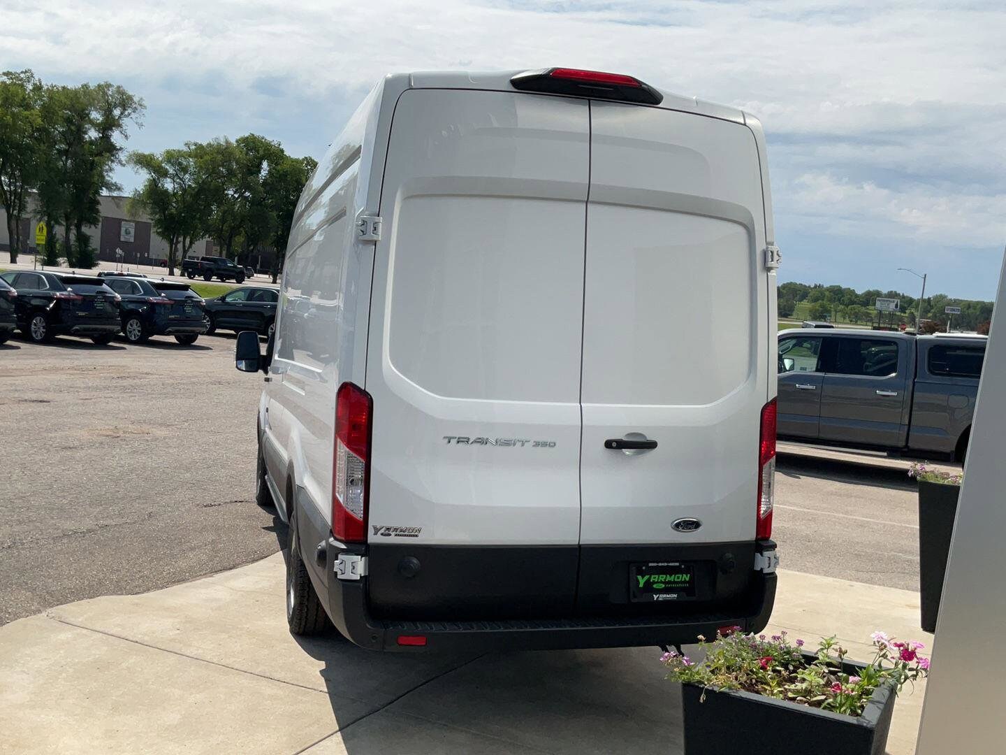 2025 Ford Transit Cargo Van photo 4