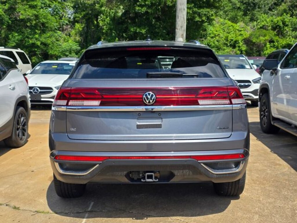 Used 2025 Volkswagen Atlas Cross Sport 2.0T SE w/Technology SUV