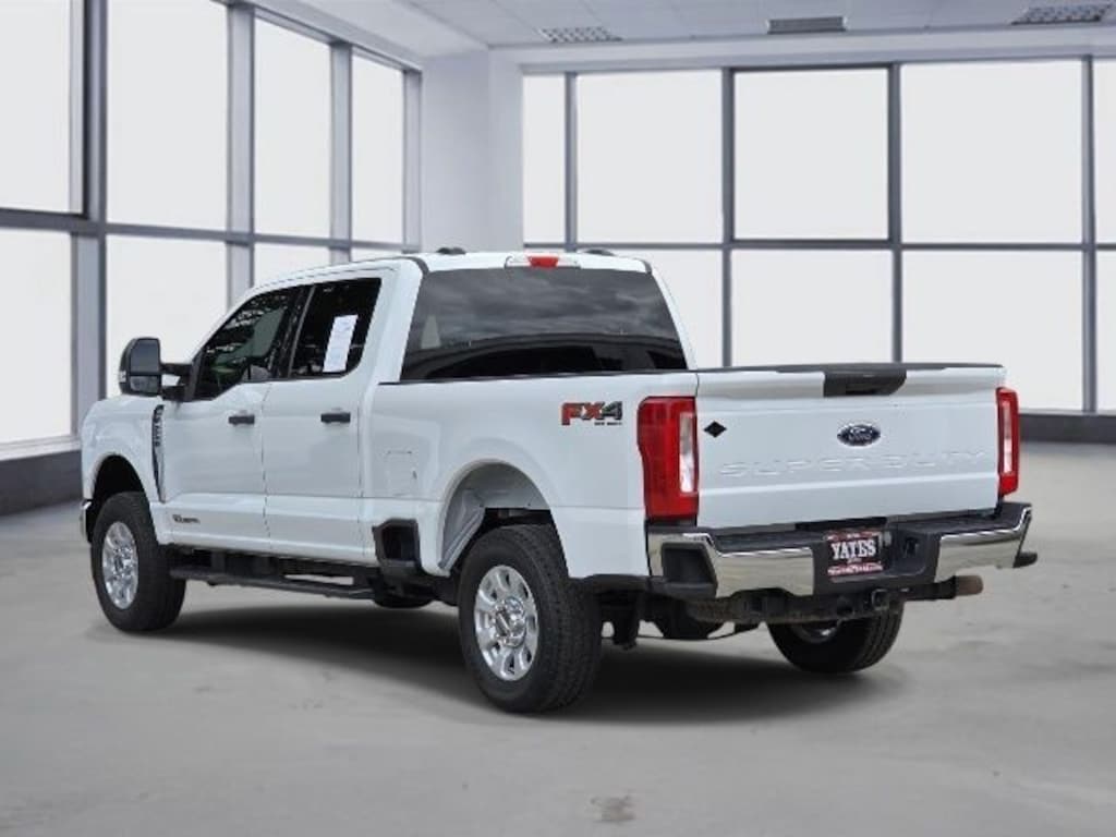 Used 2023 Ford F-250SD XLT Truck Crew Cab