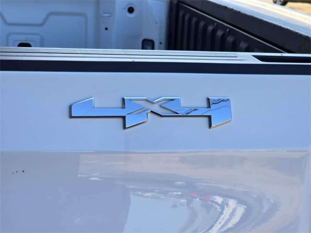 Used 2025 GMC Sierra 1500 SLT Truck Crew Cab