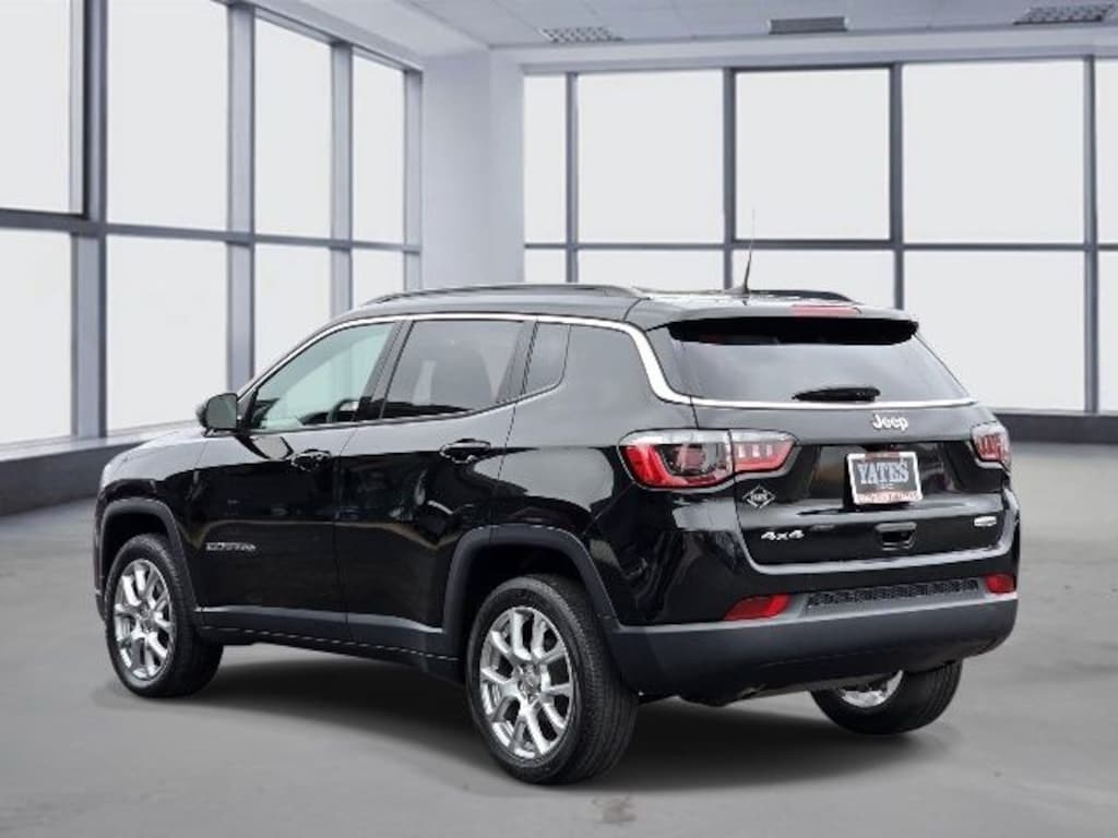 Used 2023 Jeep Compass Latitude Lux SUV