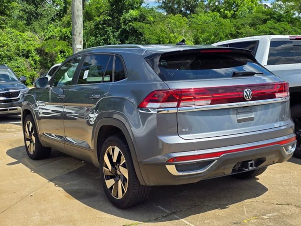 Used 2025 Volkswagen Atlas Cross Sport 2.0T SE w/Technology SUV