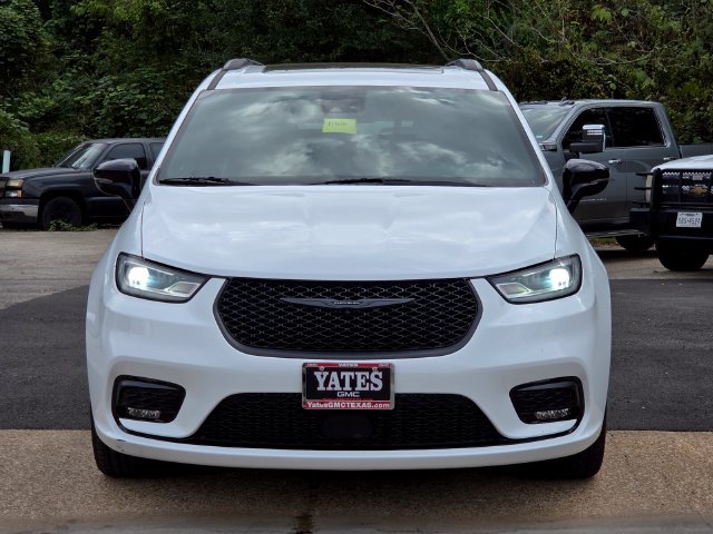 Used 2025 Chrysler Pacifica Limited