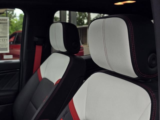 2026 GMC Canyon AT4X - Photo 19