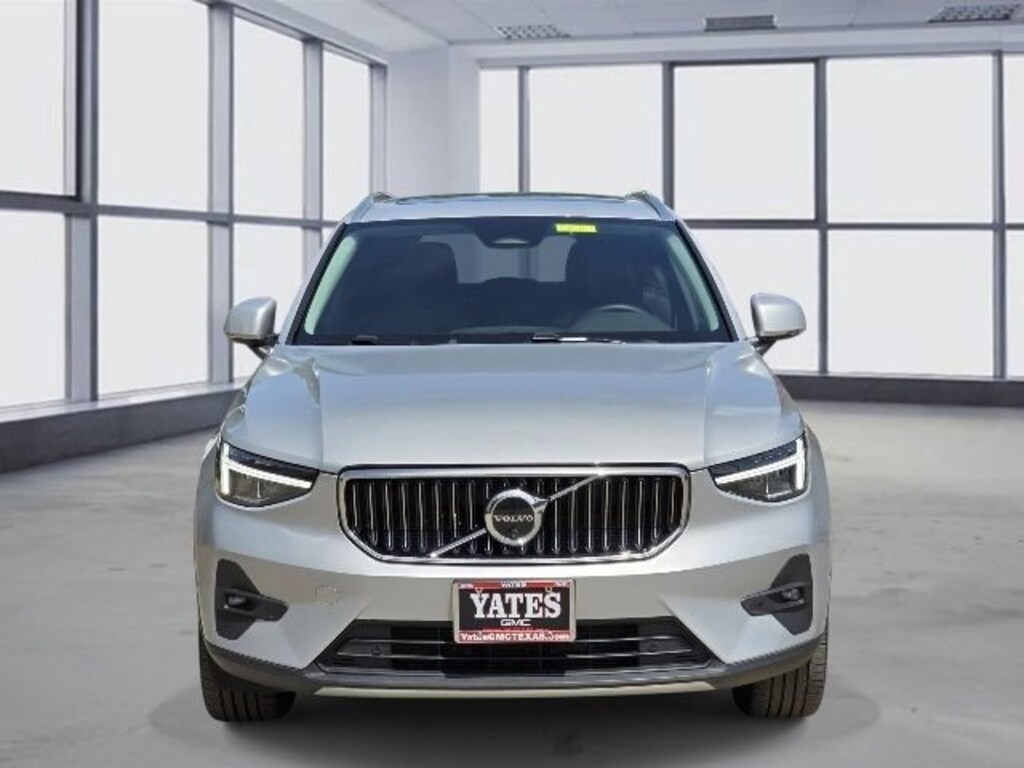 Used 2025 Volvo XC40 Plus Bright Theme