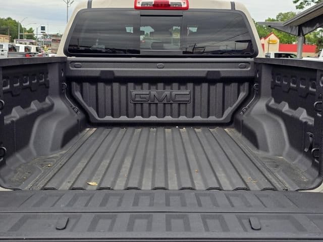 2026 GMC Canyon AT4X - Photo 8