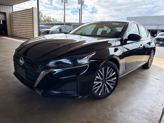 Used 2025 Nissan Altima SV
