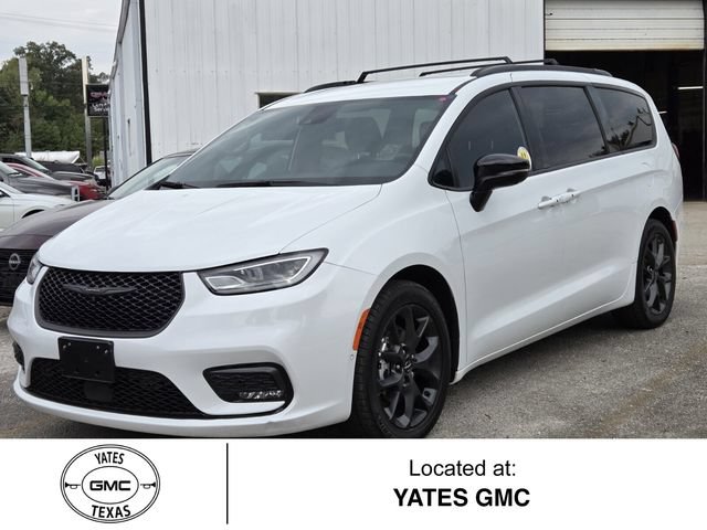 Used 2024 Chrysler Pacifica Touring L