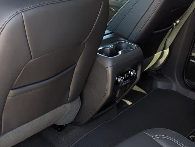2026 GMC Acadia Elevation - Photo 19