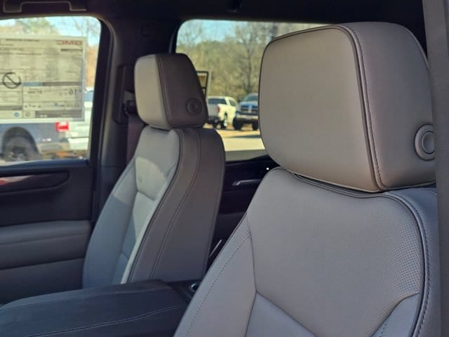 2026 GMC Yukon XL Elevation - Photo 13