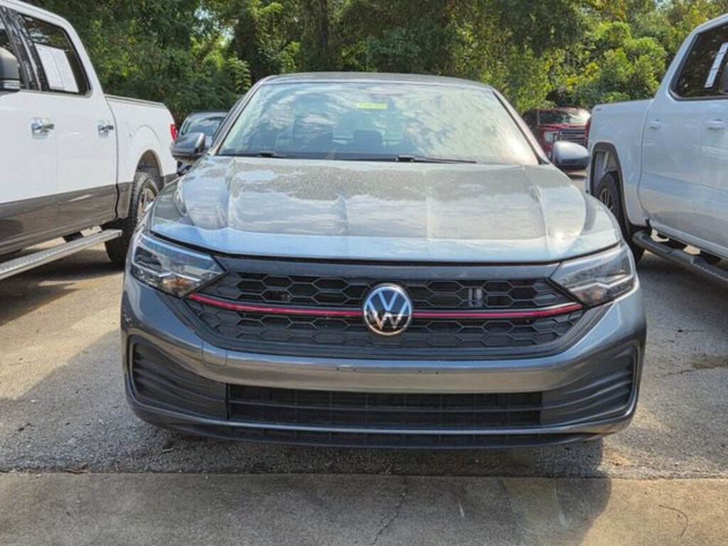 Used 2024 Volkswagen Jetta SE