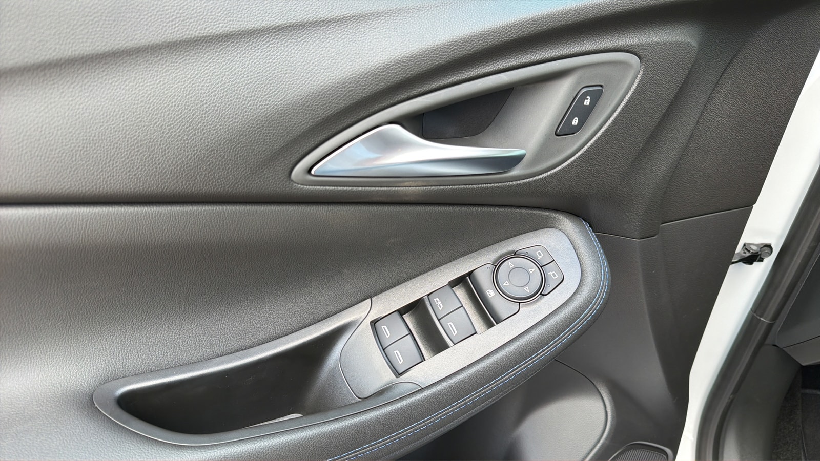 2026 Buick Encore GX Sport Touring - Photo 22