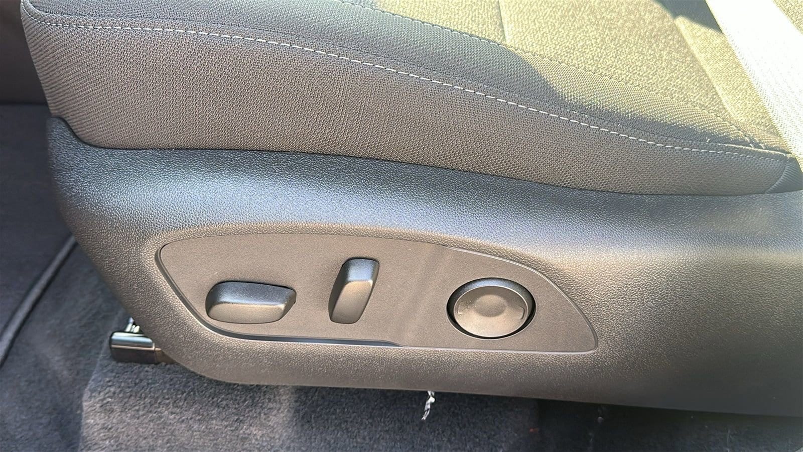2026 GMC Acadia Elevation - Photo 18