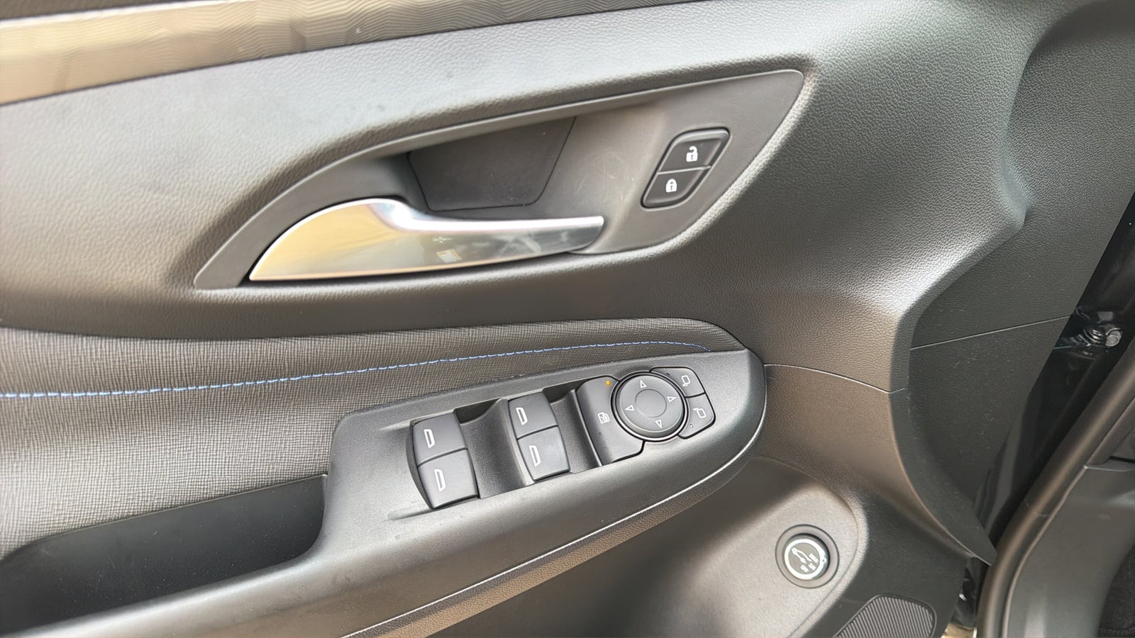 2026 Buick Envista Sport Touring - Photo 23