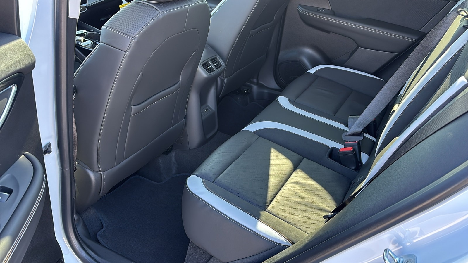 2026 Buick Envision Sport Touring - Photo 24