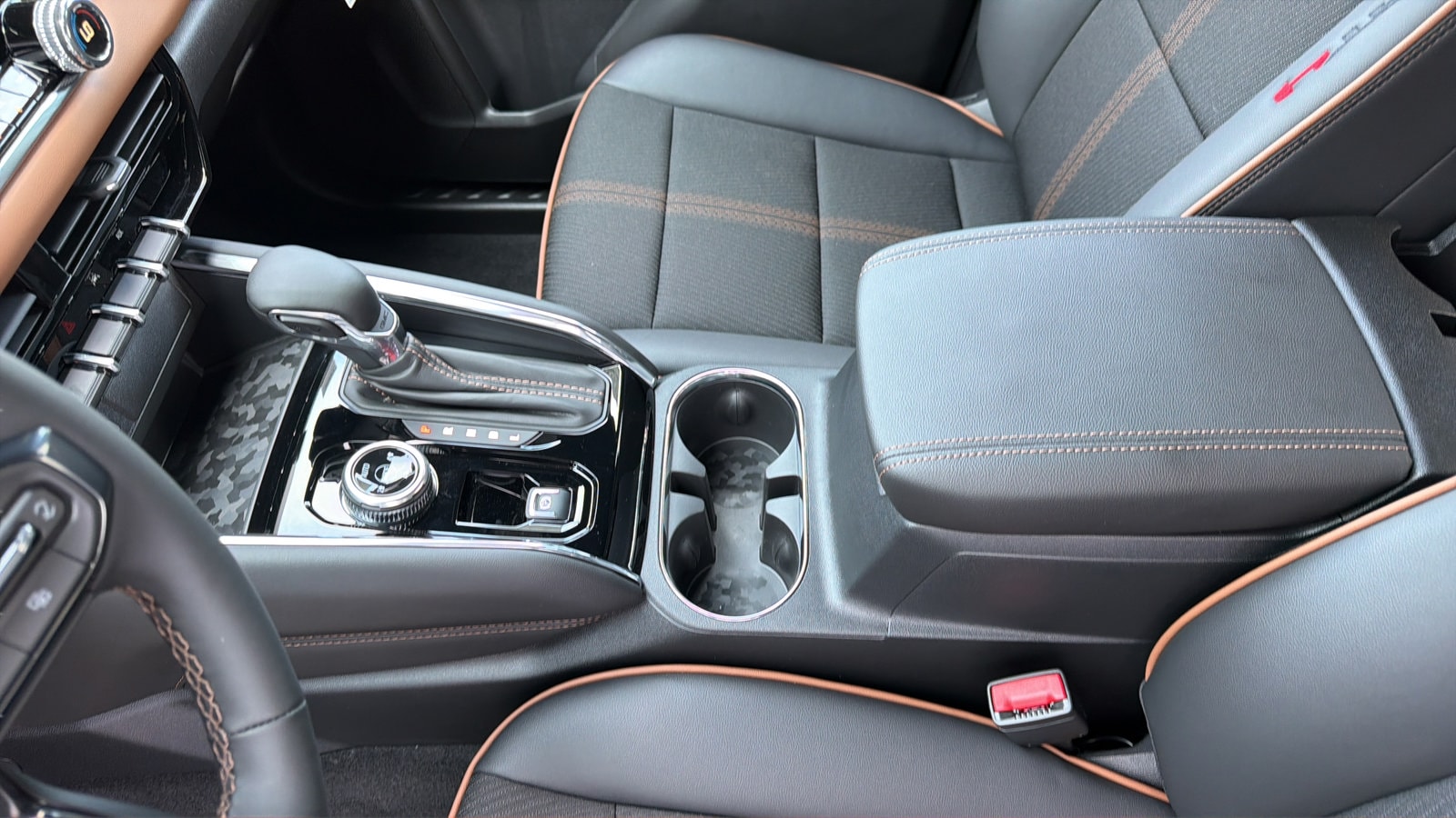 2026 GMC Canyon AT4 - Photo 21