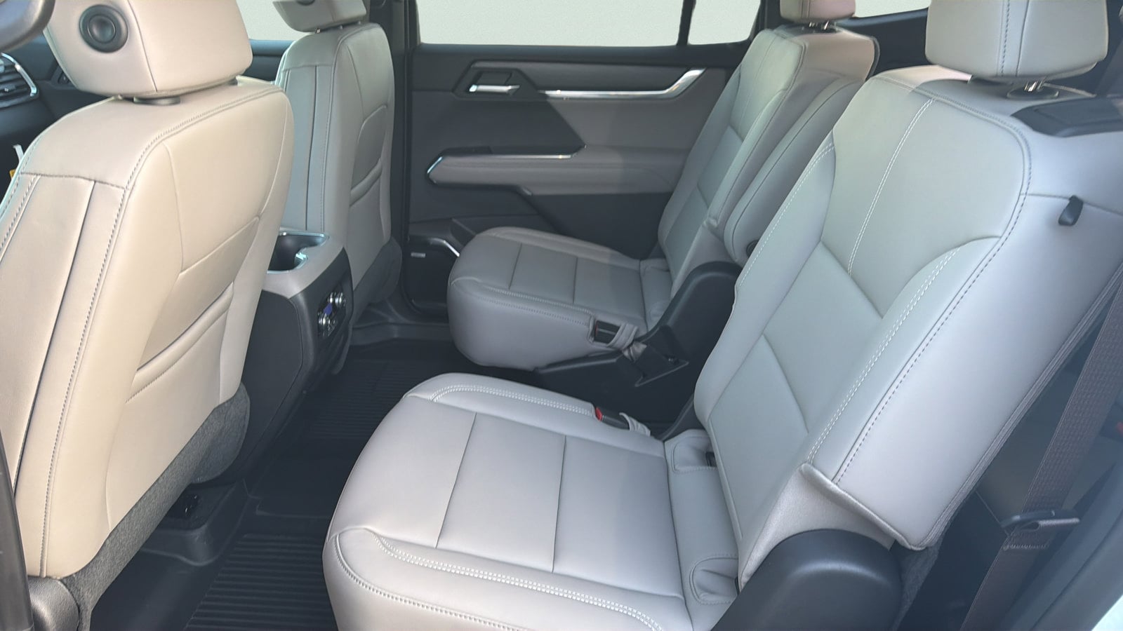 2026 GMC Acadia Elevation - Photo 24
