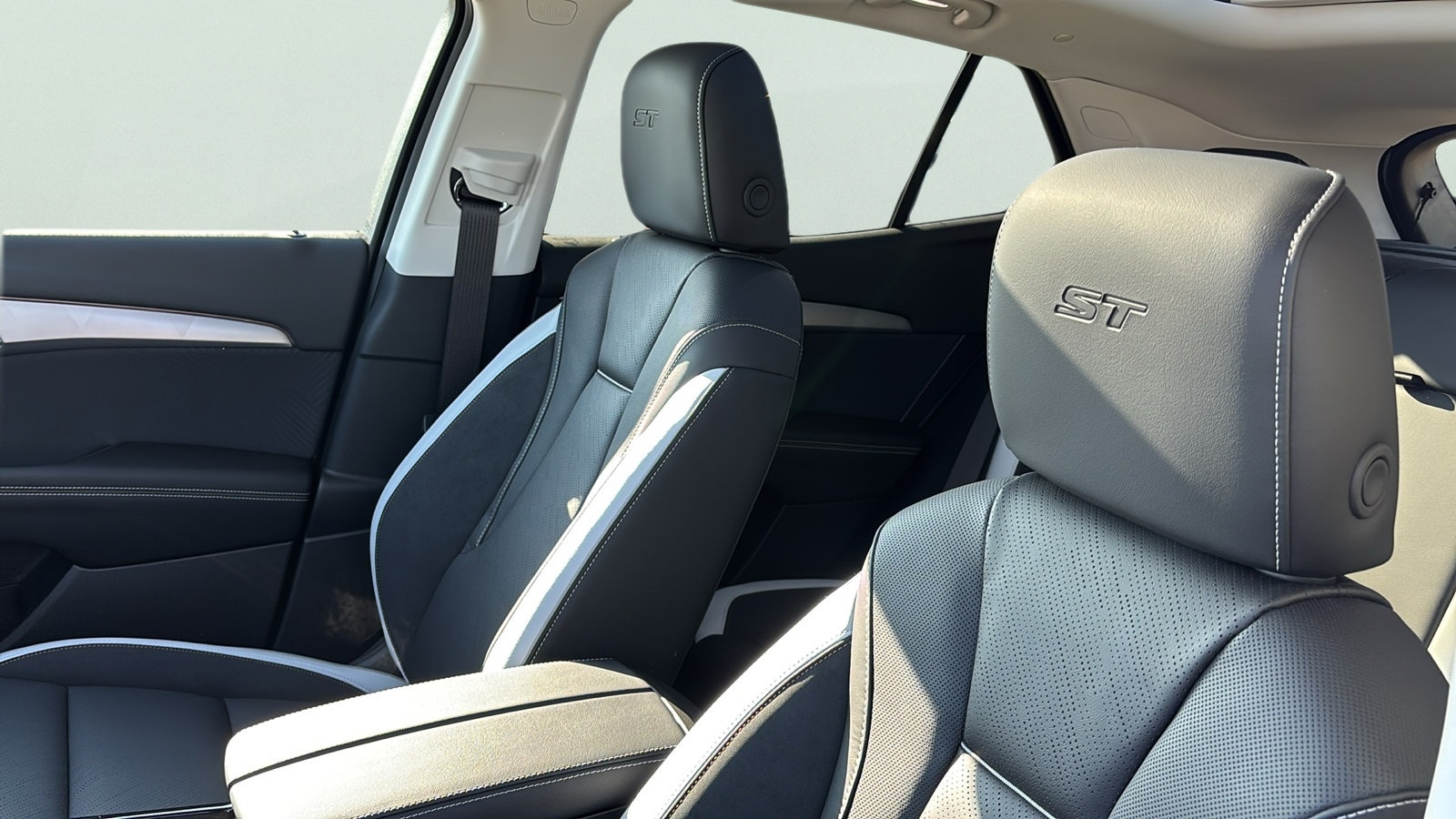 2026 Buick Envision Sport Touring - Photo 20