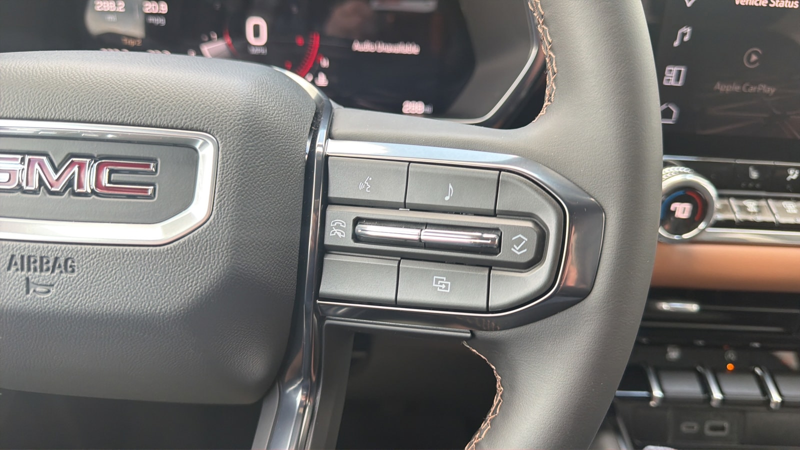 2026 GMC Canyon AT4 - Photo 18
