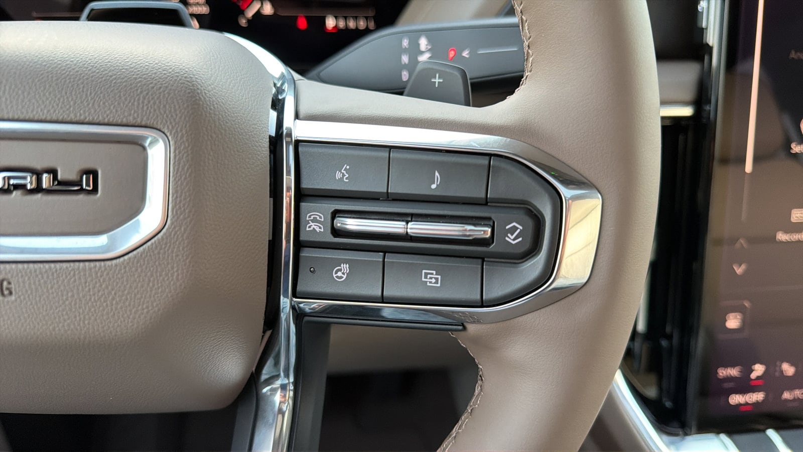 2026 GMC Yukon Denali - Photo 19