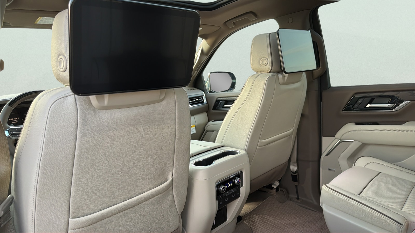 2026 GMC Yukon Denali - Photo 26