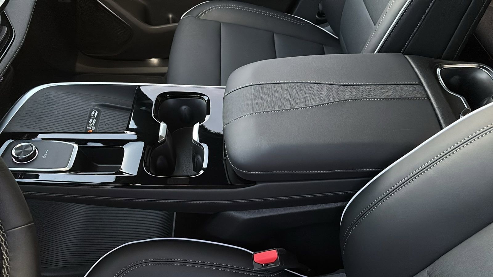 2026 Buick Enclave Preferred - Photo 24