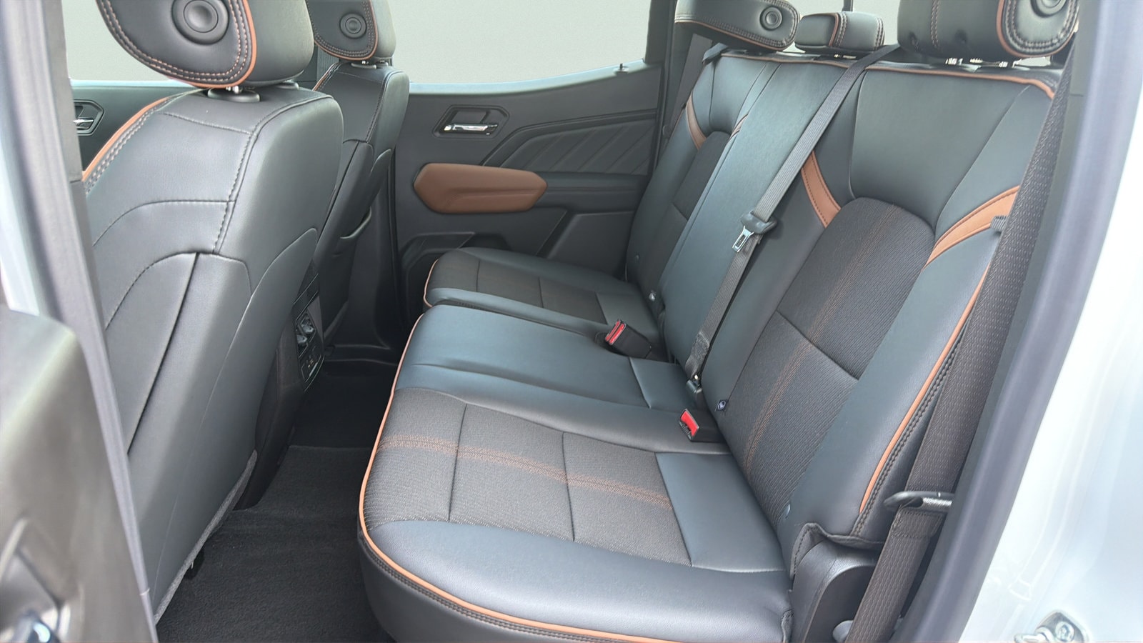 2026 GMC Canyon AT4 - Photo 24