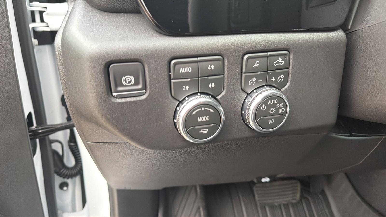 2026 GMC Sierra 1500 SLT - Photo 25