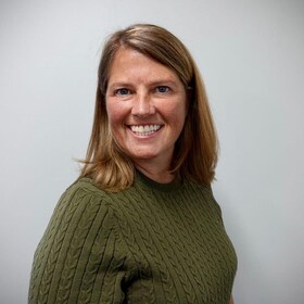 Staff member Julie Cooper from ID_d774ef