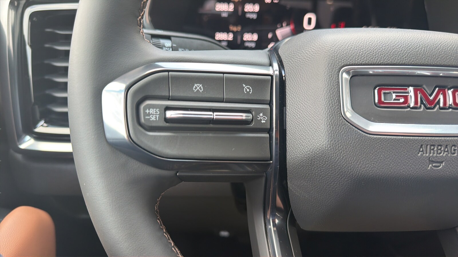 2026 GMC Canyon AT4 - Photo 17