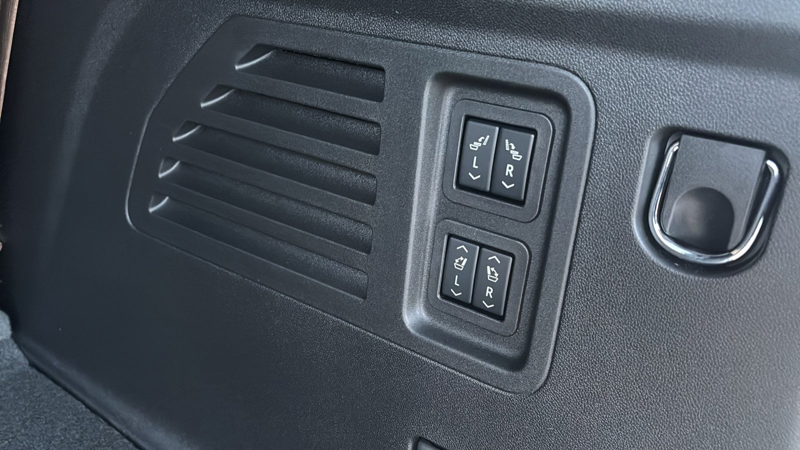 2026 Buick Enclave Preferred - Photo 33