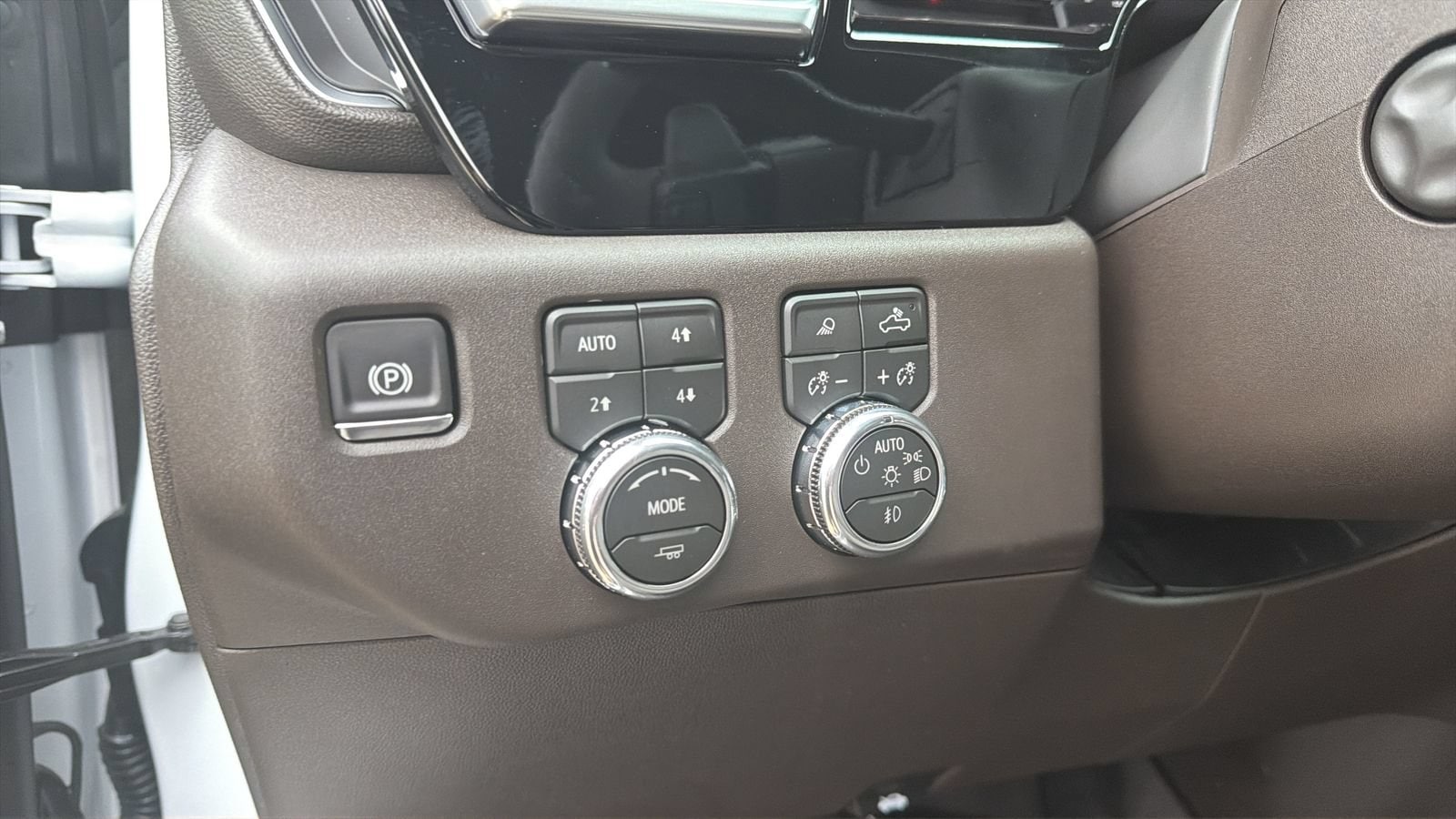 2026 GMC Sierra 1500 SLT - Photo 24